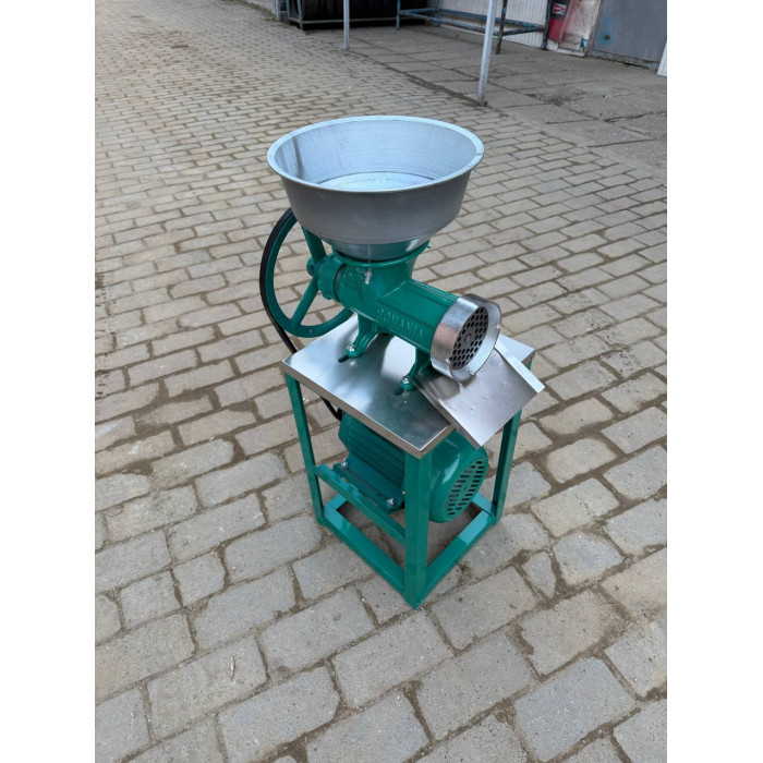 М'ясорубка чавунна 32 промислова з електродвигуном 1.5 квт Електром'ясорубка Romania 32