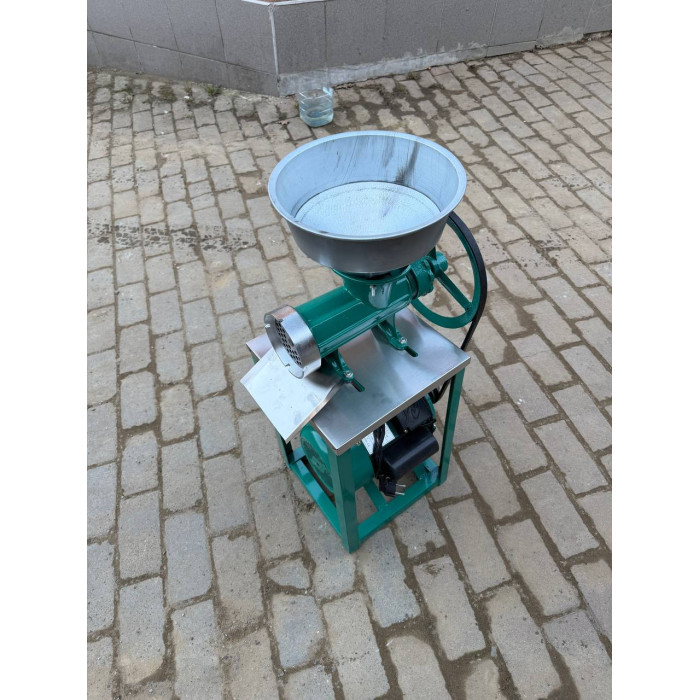 М'ясорубка чавунна 32 промислова з електродвигуном 1.5 квт Електром'ясорубка Romania 32